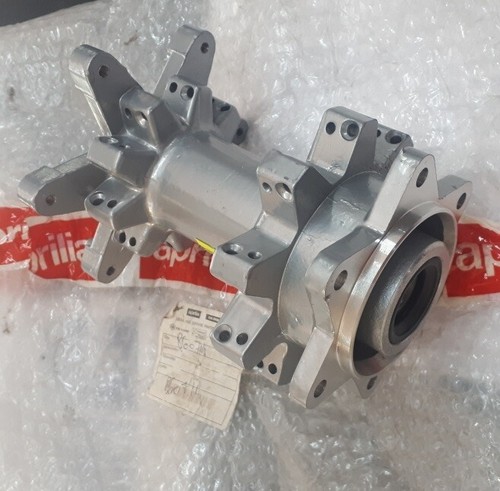 Mozzo ruota cerchio aprilia - mozzo,