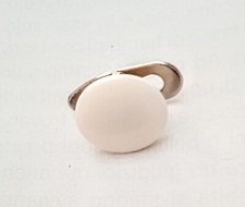 Bottone clericale a farfalla