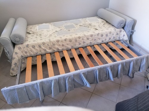 Letto singolo con - letto,