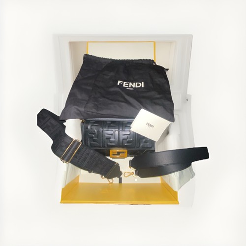 Fendi baguette media - fendi,