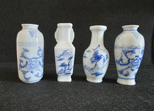 Vintage 4 Vasi in Porcellana di Origine Cinese Decorati con Motivi Floreali Blu