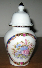 VASO LIMOGES Royal Porcelain