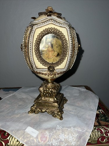 Ostrich egg beautifully - ostrich, egg beautifully