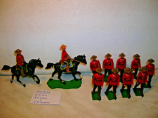 SOLDATINI BRITAINS-1/32-R.C.M.P. POLIZIA A CAVALLO CANADESE-9 FOOT + 2 MOUNTED