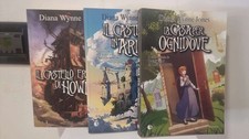 TRILOGIA IL CASTELLO ERRANTE DI HOWL - Romanzi - di: Diana Wynne Jones - Kapp...