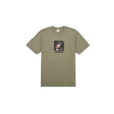 T-shirt in mano Supreme Wu