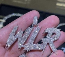 Ciondolo lettera 2,4 ct tondo