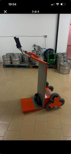 Carrello saliscale elettrico