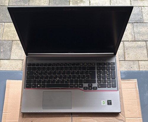 Fujitsu e754 portatile - 15.6",