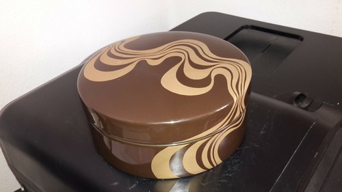 Scatola con coperchio