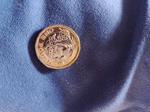 One pound 2016 una sterlina - one,