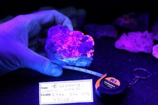 LARGE FLUORESCENT MINERAL