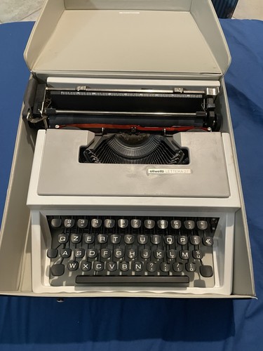 Macchina scrivere olivetti - da,
