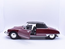 Modellino auto scala 1:24 Citroen DS 19 diecast modellismo statico da collezione