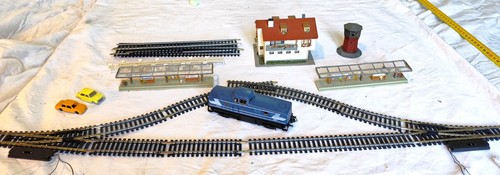 Stazione ferroviaria con - ferroviaria,