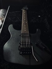 Suhr Blackout moderno