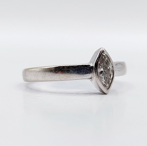 Anello solitario oro bianco