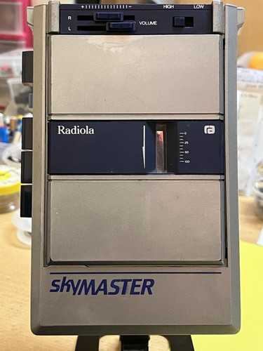 Radiola portable cassette - radiola,