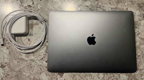 Apple macbook pro 2017 - 13”,