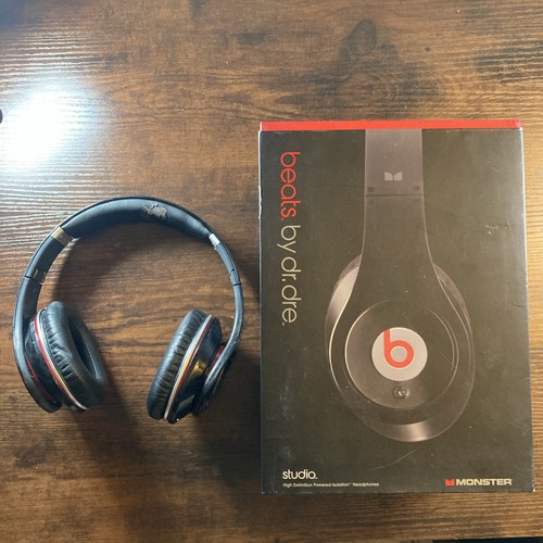 Beats dre studio - by, dr.