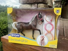 Breyer Horse 4-Ever Friends set regalo rosa perfetto argento baia araba Ariana