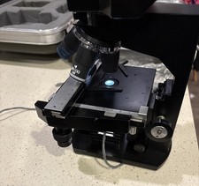 Microscopio da campo militare