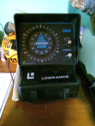 Lowrance 2330