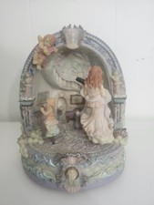 Statuina Angelo Animato Musicale Tesori Classici.  Ballerina music box Tune.