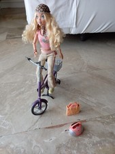 Barbie My Scene Kennedy in bici nel parco