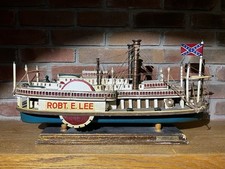 Antico modello di battello a