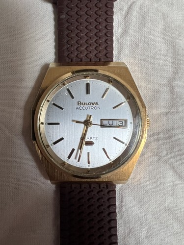 Bulova accutron quartz - bulova,
