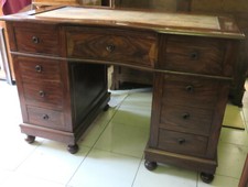 26 Scrivania scrittoio Luigi