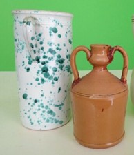 2 ANTICHE  BROCCHE IN TERRACOTTA SMALTATA.