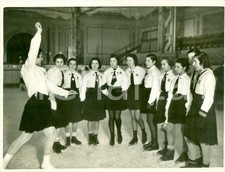 1937 MILANO PATTINAGGIO Campionessa Anna DUBINI insegna a Piccole Italiane *FOTO