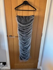 Abito midi nuovo con etichette