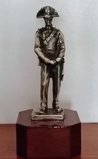 Statutina carabiniere alta