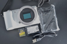 Sony Alpha A5000 5.456 scatti