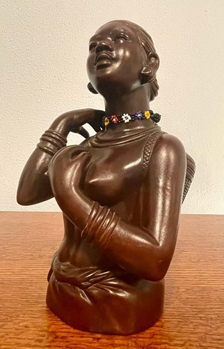 Busto vintage donna africana