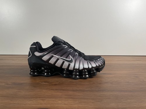 Nike shox nere - nere, bianche