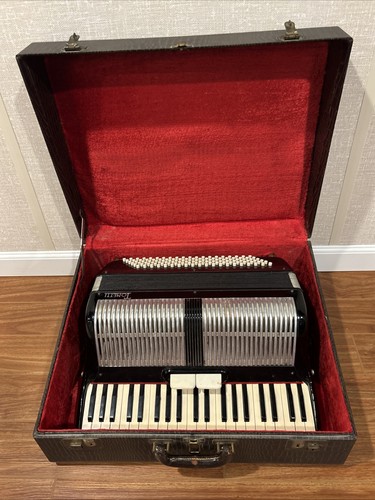 Fisarmonica leggera vintage