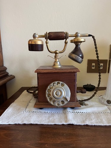 Antico telefono