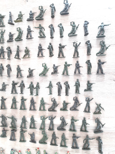 Lot 230 figurines soldats - de,
