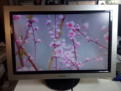 Monitor bluesky 1440x900 - monitor,