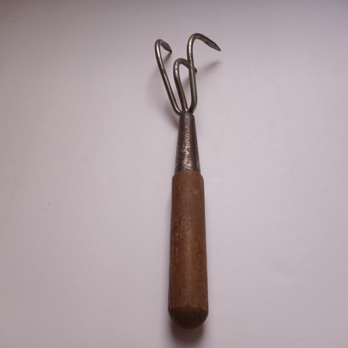 Vintage prong garden hand - garden,