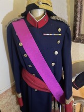 Hermoso Uniforme De General