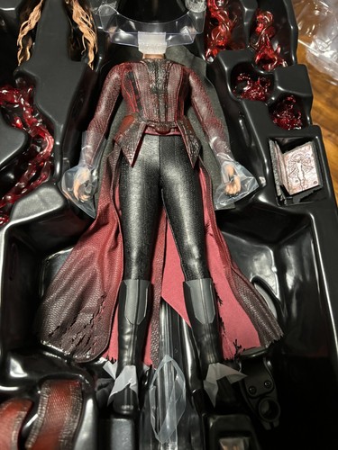 Hot toys strange 2 mom - hot,