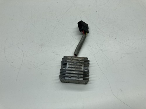 Regolatore tensione - regolatore,