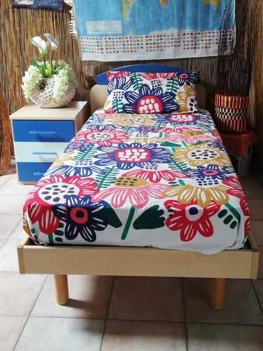 Letto singolo comodino in - +,