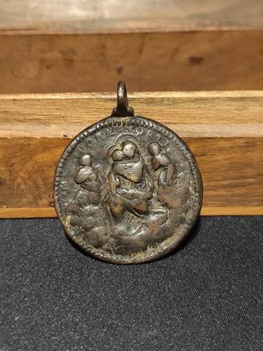 Antica medaglia ihs - medaglia,