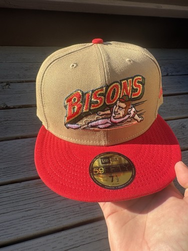 Cappello aderente bisonti